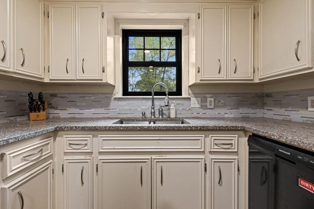 9997 County Road 317 S, Henderson, TX 75654