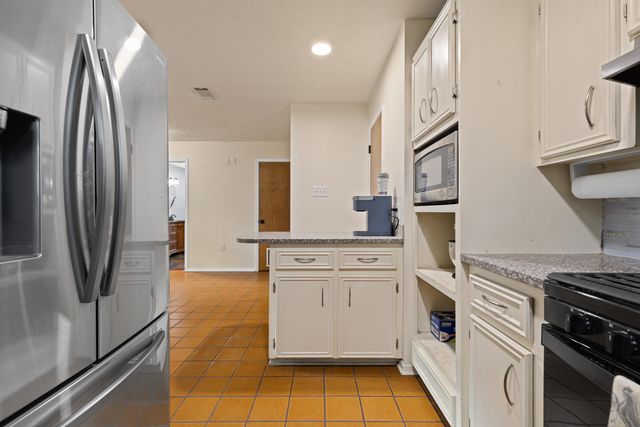 9997 County Road 317 S, Henderson, TX 75654