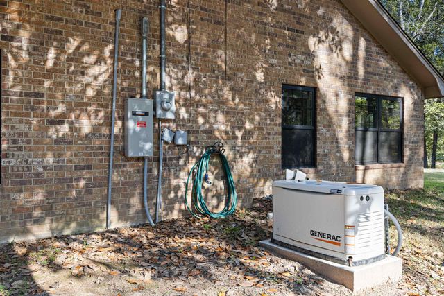 9997 County Road 317 S, Henderson, TX 75654