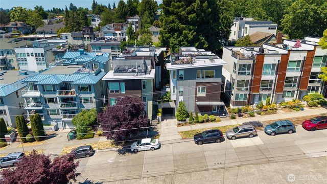 3929 2nd Avenue NE, Seattle, WA 98105