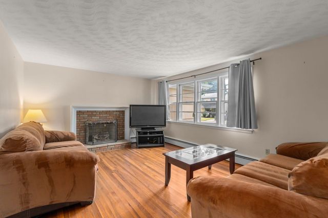 78 Mower St, Worcester, MA 01602