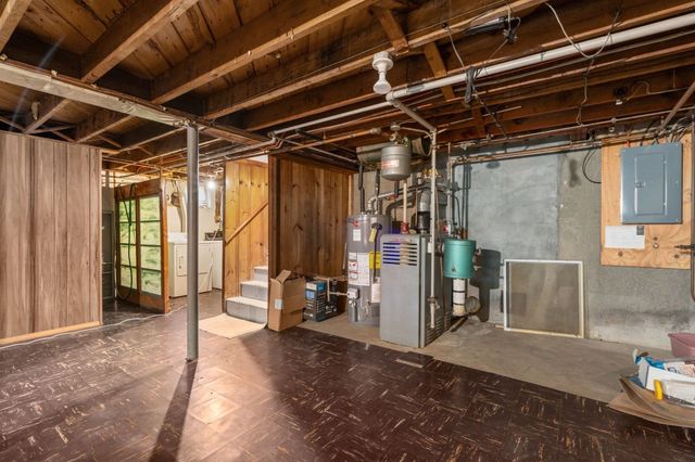 78 Mower St, Worcester, MA 01602