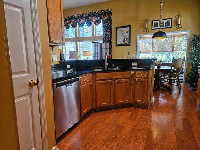 568 Pointe Of Oaks Road, Summerville, SC 29485