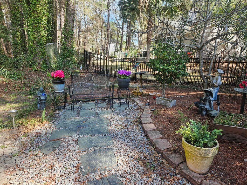 Image 37 of property listing at 568 Pointe Of Oaks Road, Summerville, SC 29485