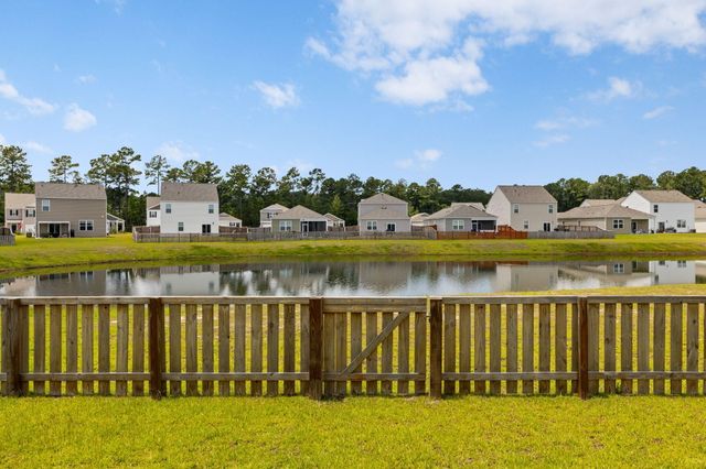 911 Woodside Creek Lane, Summerville, SC 29486
