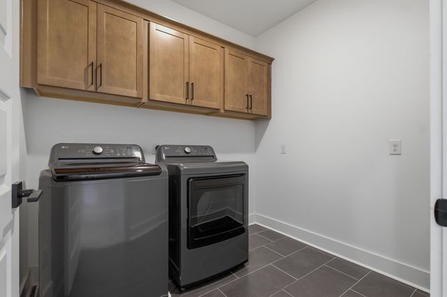1084 Callaway Dr, Lebanon, TN 37087