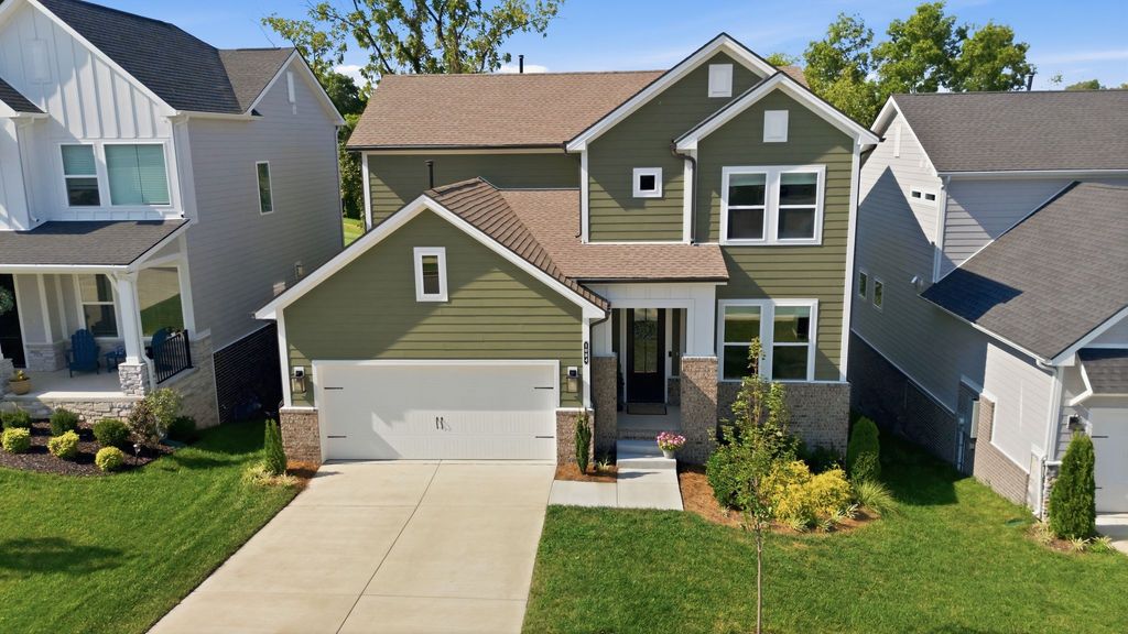 1084 Callaway Dr, Lebanon, TN 37087