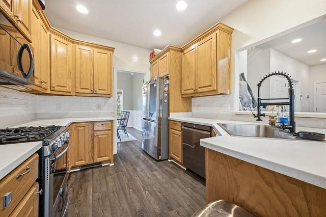 105 Arbor Hills Circle, Talking Rock, GA 30175
