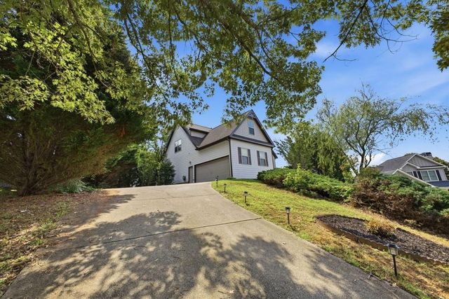 105 Arbor Hills Circle, Talking Rock, GA 30175