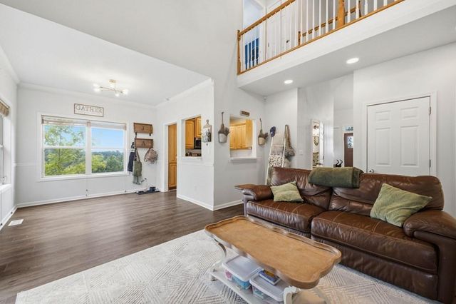105 Arbor Hills Circle, Talking Rock, GA 30175