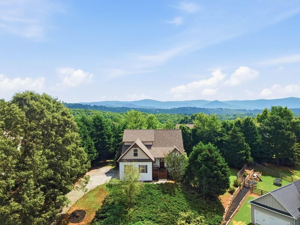 105 Arbor Hills Circle, Talking Rock, GA 30175