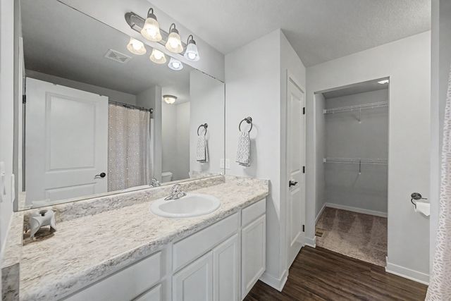 1304 NE 2nd Street, Stuart, IA 50250