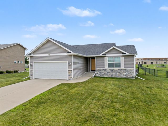 1304 NE 2nd Street, Stuart, IA 50250