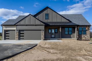 5631 Pioneer Pass Se 15, Caledonia Twp, MI 49316