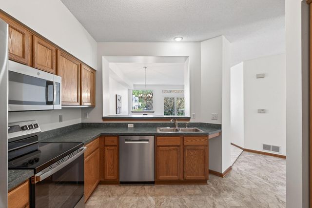 2162 Water Lilly Lane 1002, Eagan, MN 55122