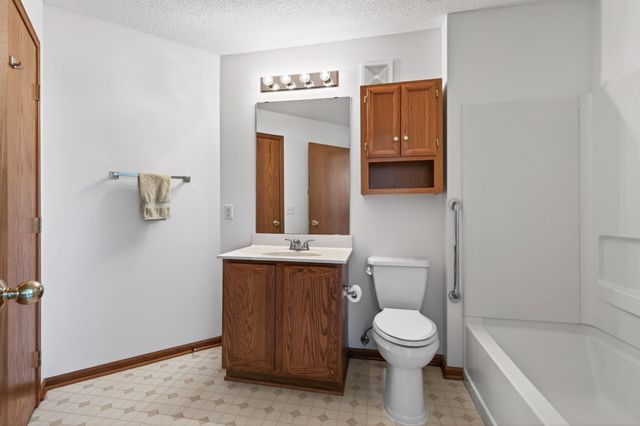 2162 Water Lilly Lane 1002, Eagan, MN 55122