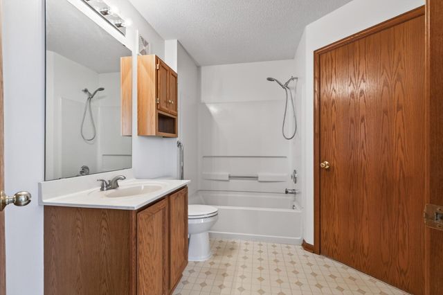 2162 Water Lilly Lane 1002, Eagan, MN 55122