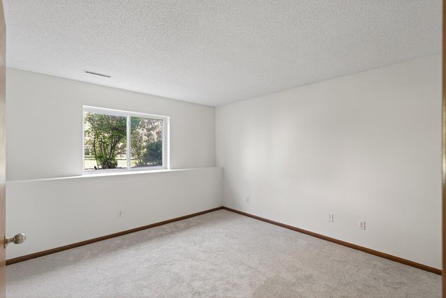 2162 Water Lilly Lane 1002, Eagan, MN 55122