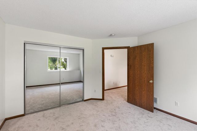 2162 Water Lilly Lane 1002, Eagan, MN 55122