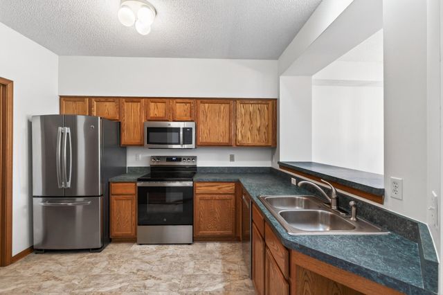 2162 Water Lilly Lane 1002, Eagan, MN 55122