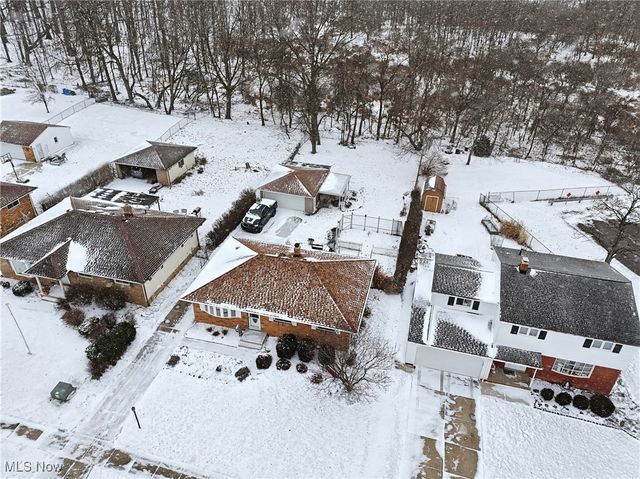 5905 Regency Drive, Parma, OH 44129