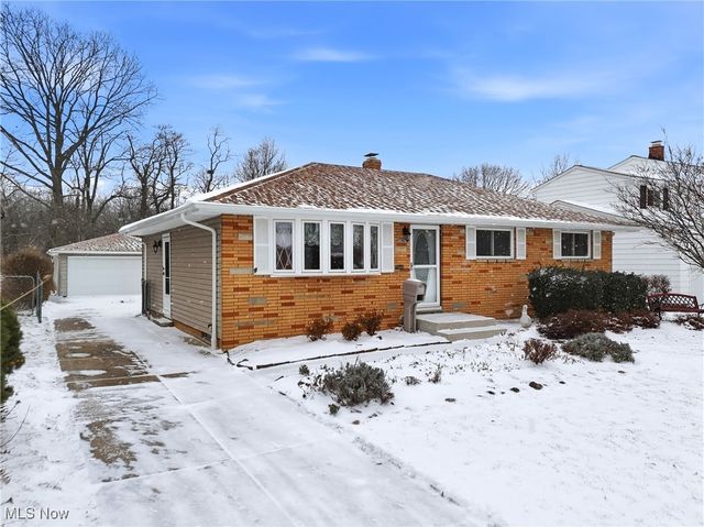 5905 Regency Drive, Parma, OH 44129