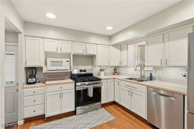 5905 Regency Drive, Parma, OH 44129