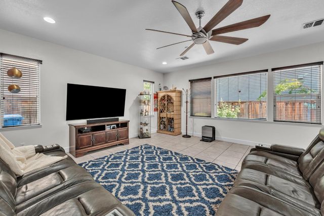 1433 Cummings Way, Folsom, CA 95630