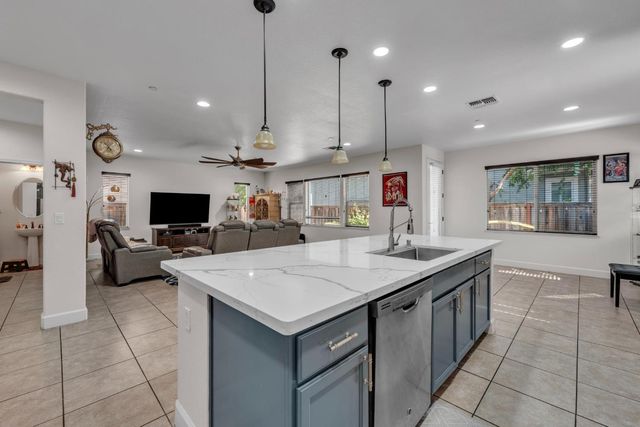 1433 Cummings Way, Folsom, CA 95630