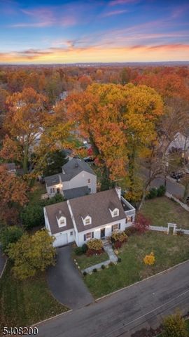 16 Meadowbrook Rd, Chatham Boro, NJ 07928