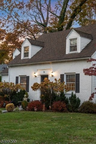 16 Meadowbrook Rd, Chatham Boro, NJ 07928
