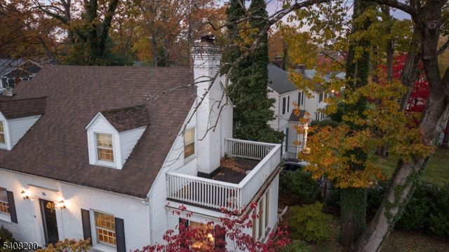 16 Meadowbrook Rd, Chatham Boro, NJ 07928