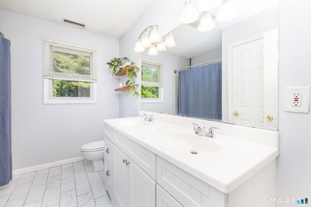 85 Pleasant View Avenue, Bristol, CT 06010