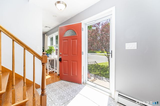 85 Pleasant View Avenue, Bristol, CT 06010