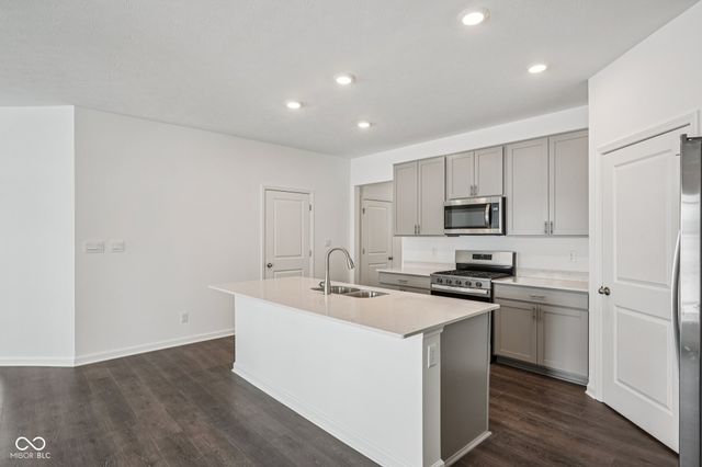 5885 Norfolk Row, Greenwood, IN 46143