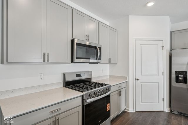 5885 Norfolk Row, Greenwood, IN 46143