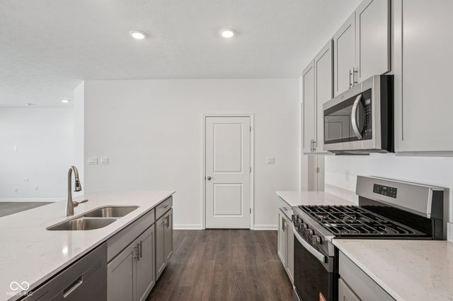 5885 Norfolk Row, Greenwood, IN 46143