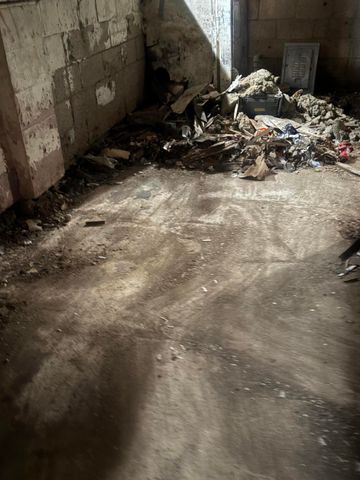 20020 Hickory Street, Detroit, MI 48205