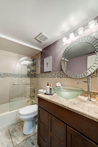 11212 Cottonwood Drive 23B, Palos Hills, IL 60465