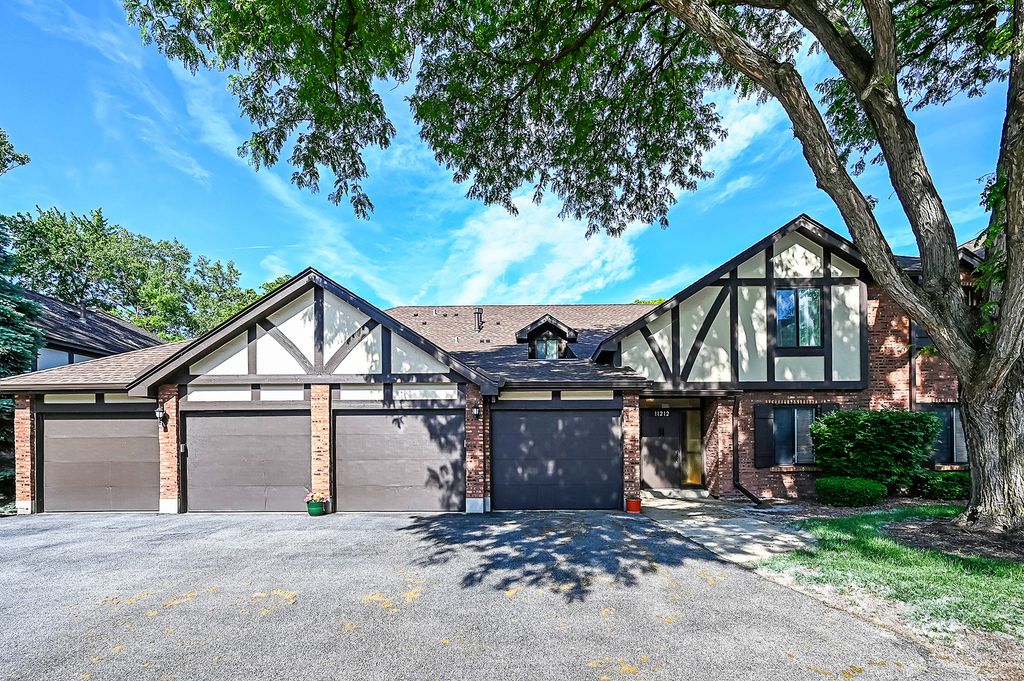 11212 Cottonwood Drive 23B, Palos Hills, IL 60465