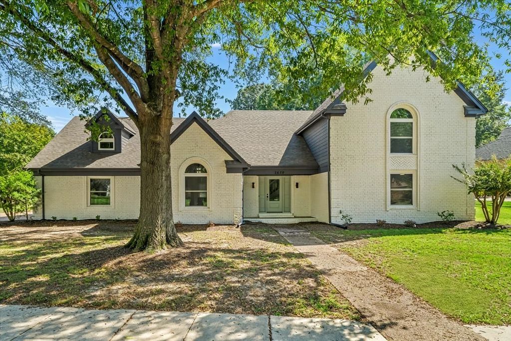2670 MORNING GROVE DR, Memphis, TN 38016