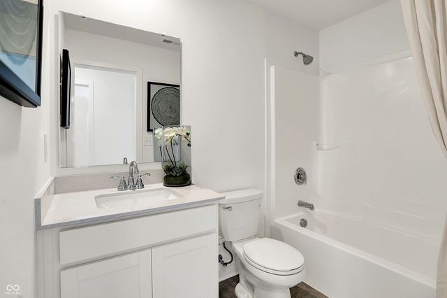 2866 Woods Edge Drive, Greenwood, IN 46143