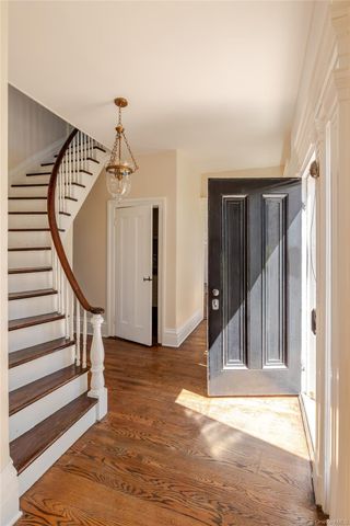 1569 Hoosick Road, Troy, NY 12180