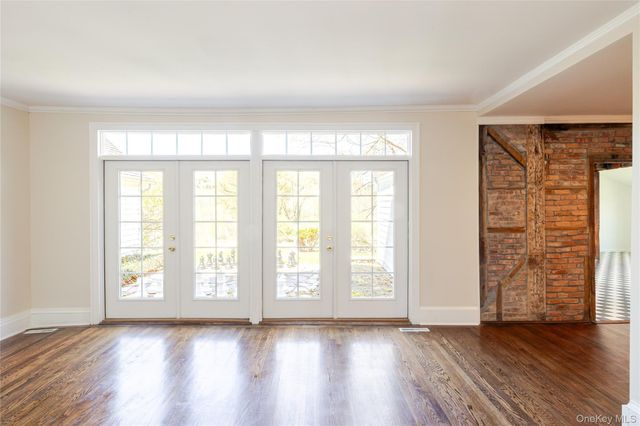 1569 Hoosick Road, Troy, NY 12180