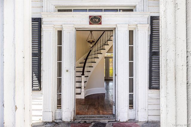 1569 Hoosick Road, Troy, NY 12180