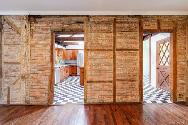 1569 Hoosick Road, Troy, NY 12180