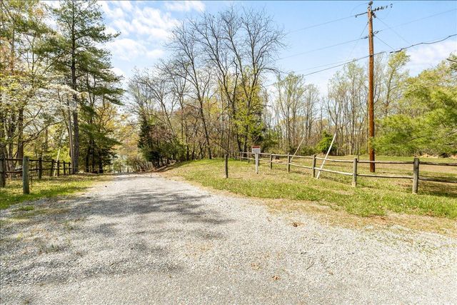 109 Whisperridge CT, Moneta, VA 24121