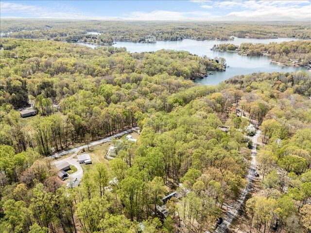 109 Whisperridge CT, Moneta, VA 24121