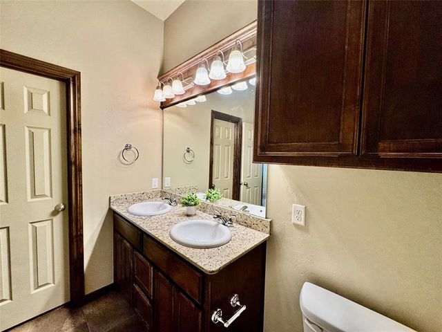 18210 Manera Way, Edmond, OK 73012