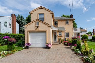 7 Mayfair Road, Baldwin, NY 11510